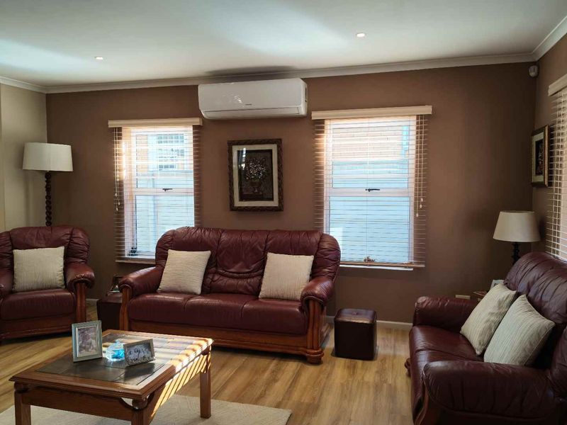 Spacious and Modern Home in a Top Security Estate - Photo 10