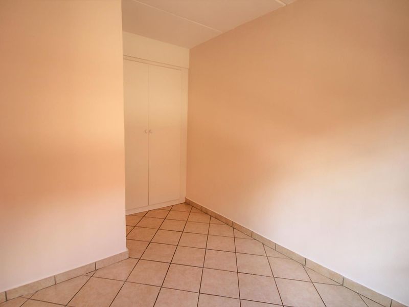 Loadshedding Free Area! - Photo 10