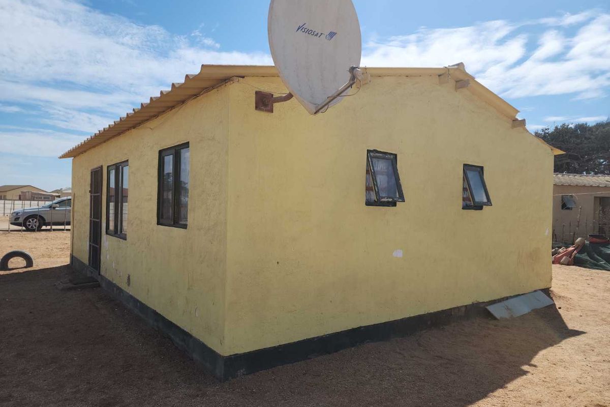 Corner plot property in Omdel, Henties Bay. - Photo 4