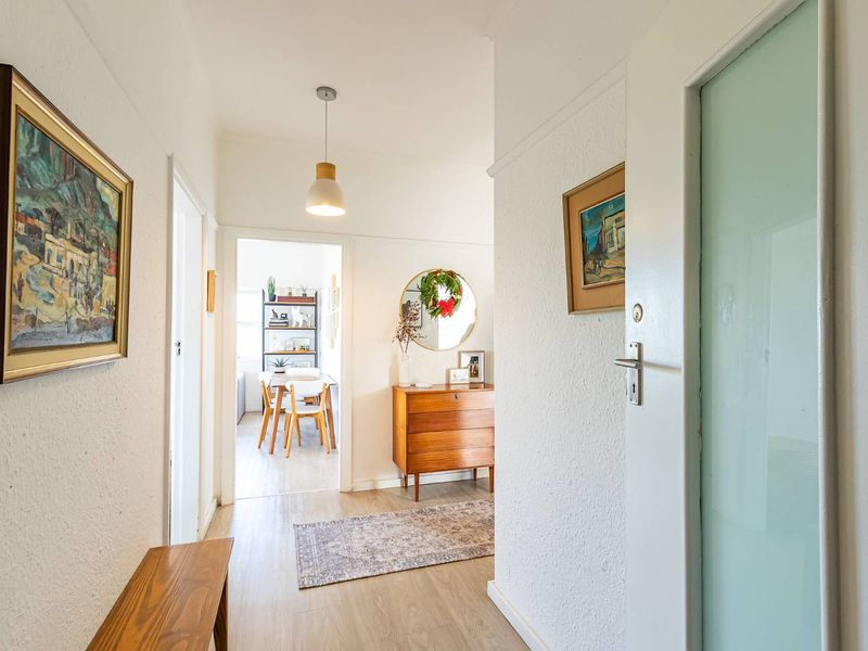 COMFORT, CHARM AND CAPTIVATING VIEWS - Photo 2