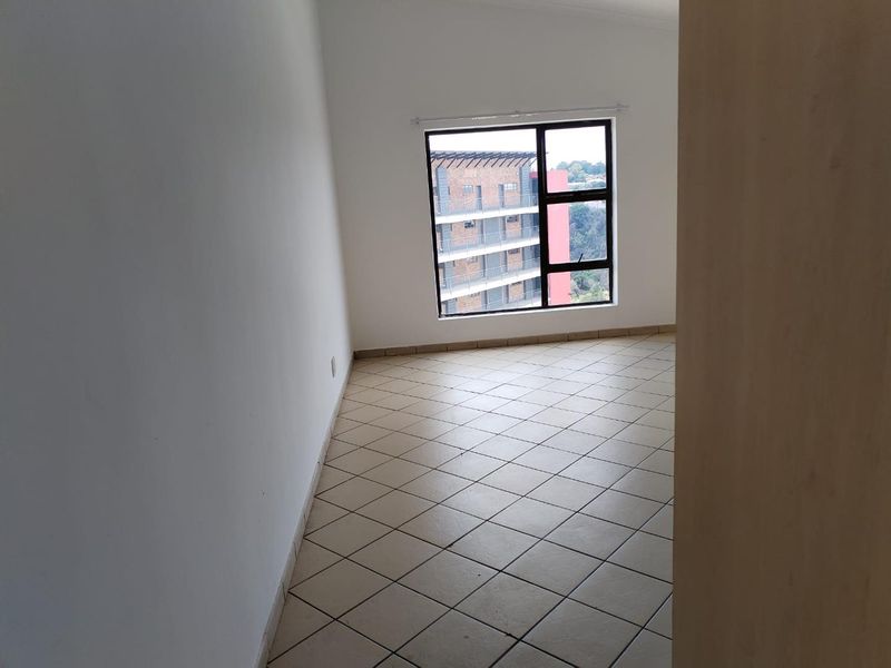 Winchester Hills: Where Privacy Meets Modern Living! - Photo 5