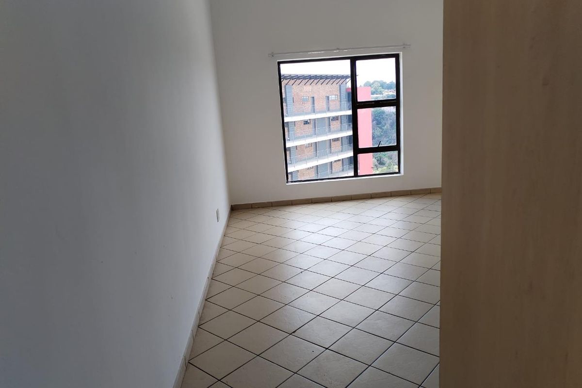 Winchester Hills: Where Privacy Meets Modern Living! - Photo 5