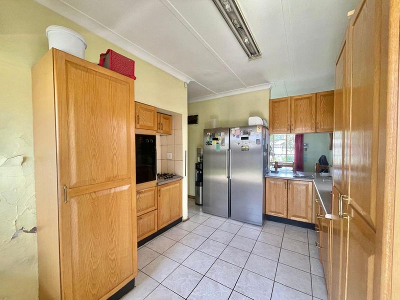 Beautiful Home in a Quiet Street - Photo 5