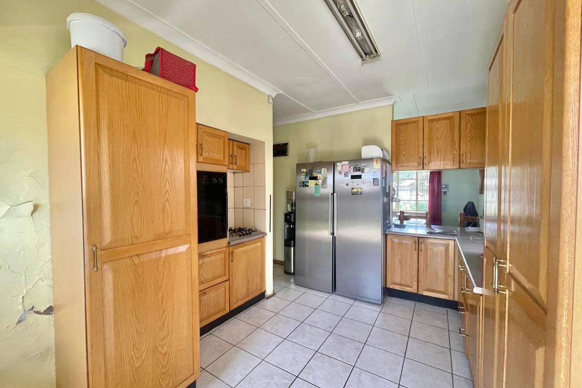 Beautiful Home in a Quiet Street - Photo 5