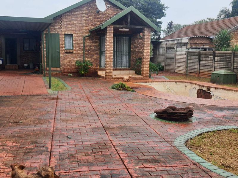 3-Bedroom, 2-Bathroom Home in Dooornpoort, Pretoria - Photo 5