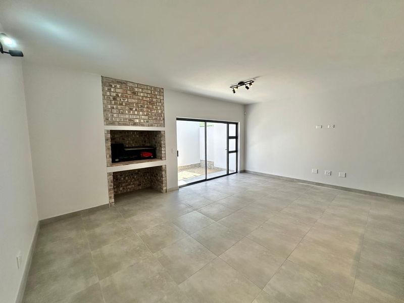 SPACIOUS NEWLY BUILT 3-BEDROOM TOWNHOUSE FOR RENT, KRAMERSDORF, SOLE MANDATE!! - Photo 6