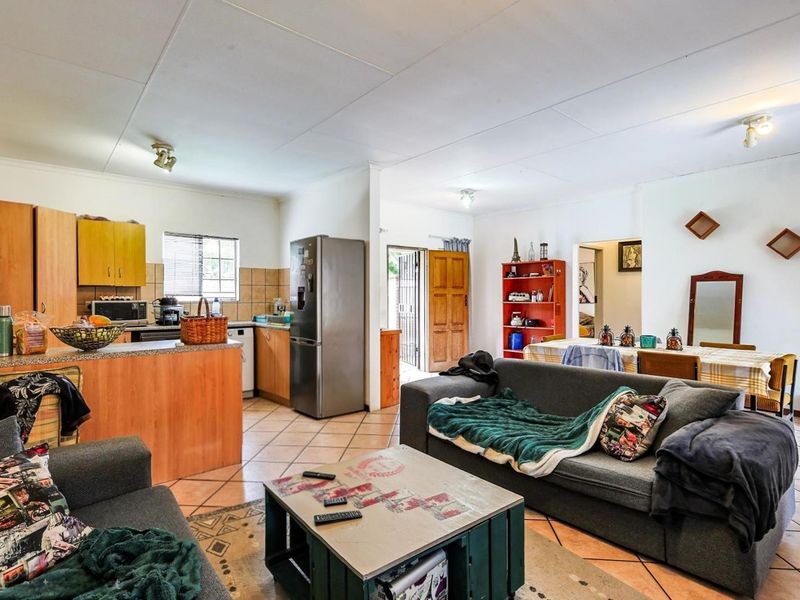 Your Dream Lifestyle Awaits! Secure, Stylish 2-Bed Townhouse in Prime Equestria! - Photo 7