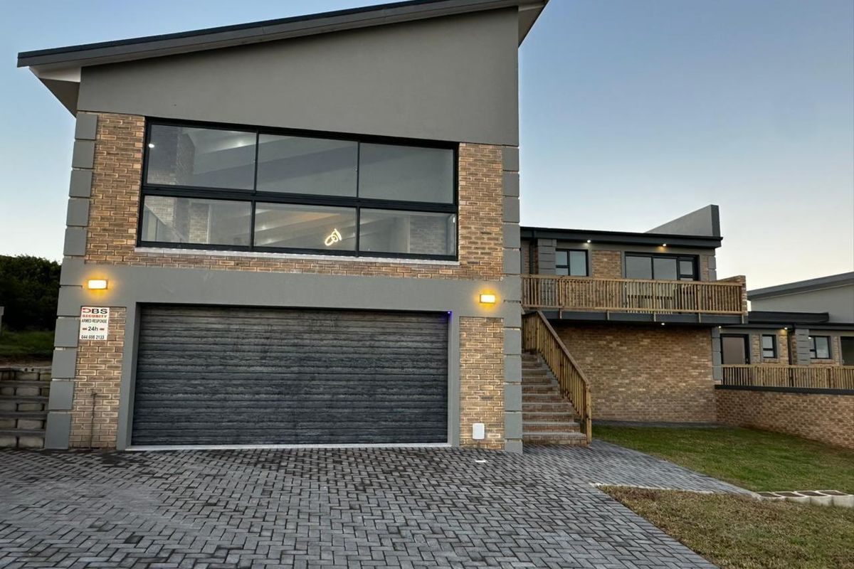Modern 3 Bedroom Duet in Dana Bay for Sale - Photo 2