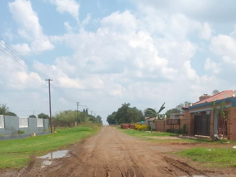 Cozy vacant land full title - Photo 4