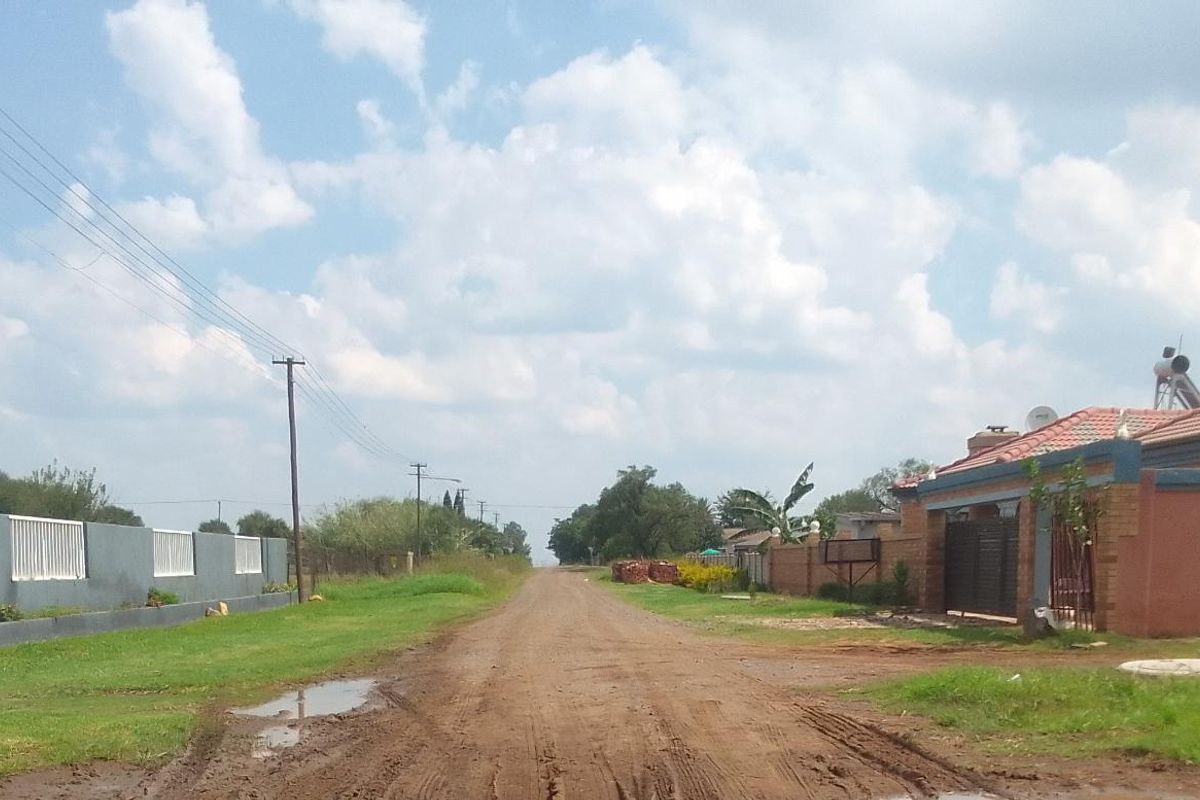 Cozy vacant land full title - Photo 4