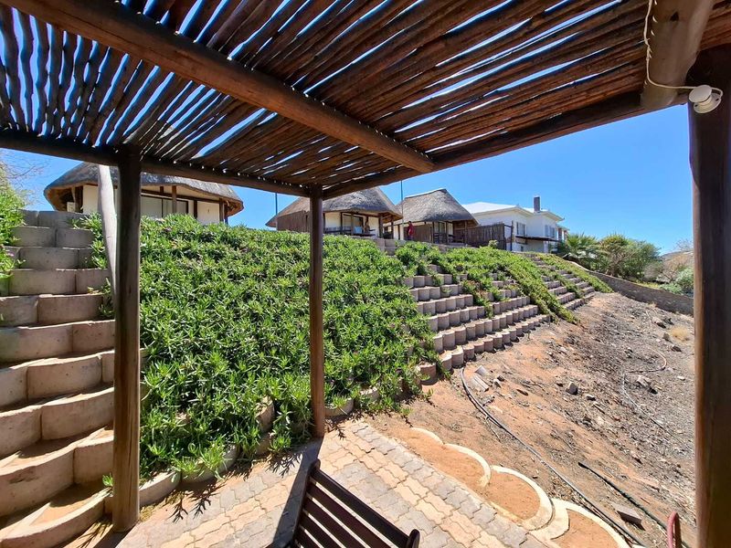 ENDLESS POSSIBILITIES! HOME WITH CHALETS AND PANORAMIC VIEWS. - Photo 3
