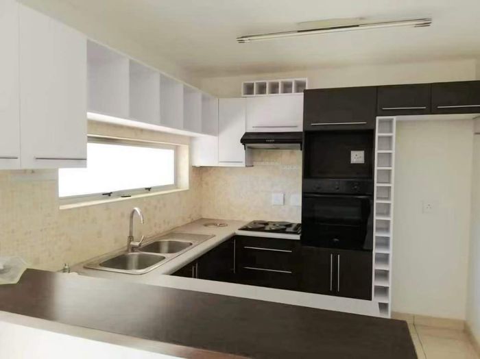 Property #2562114, Townhouse For Sale in Kleine Kuppe