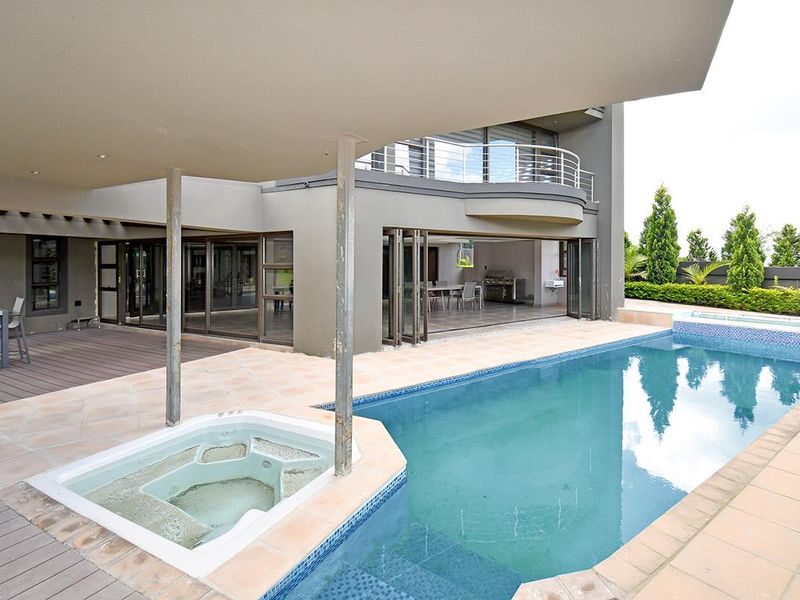 5 Bedroom Luxury Home for Sale in Blue Valley Golf Estate - Photo 4