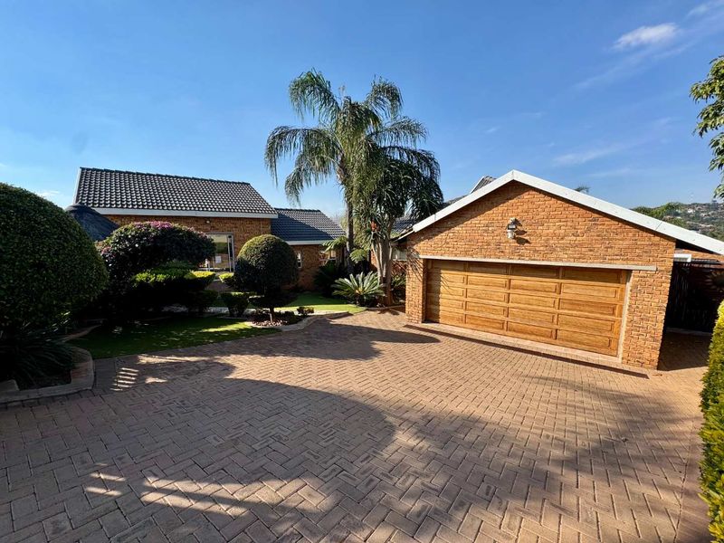 Stunning Family Home in Rangeview - Photo 1