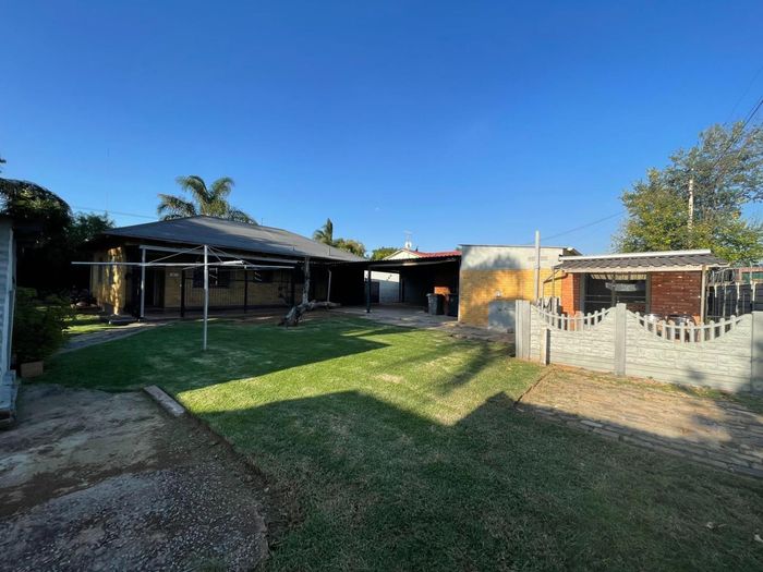 Property #2264436, House Rental Monthly in Moregloed