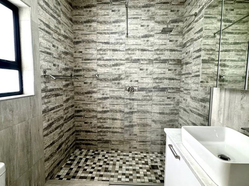 3 Bedroom House TO LET in Elisenheim - Photo 9