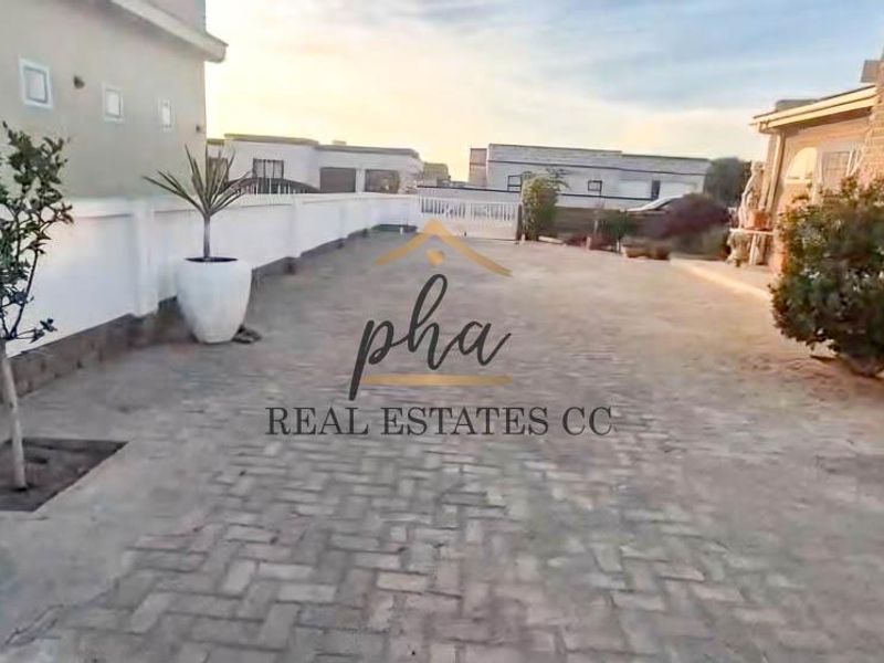 Coastal Home - Photo 1