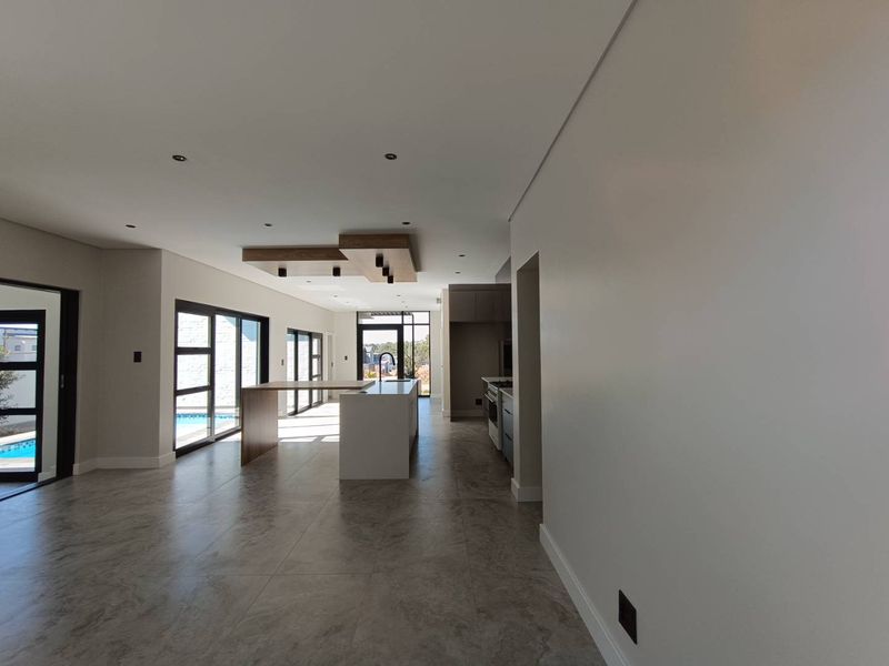 MIDSTREAM - FOUNTAIN BROOK - BRAND NEW 4 BEDROOM HOUSE READY TO MOVE IN! - Photo 10