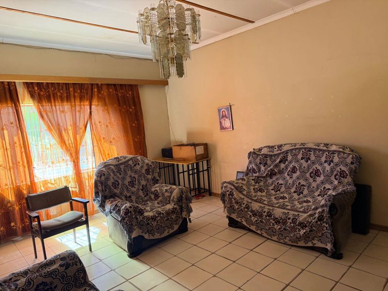 🏡 FAMILY HOME FOR SALE | GOLGOTHA - Photo 5