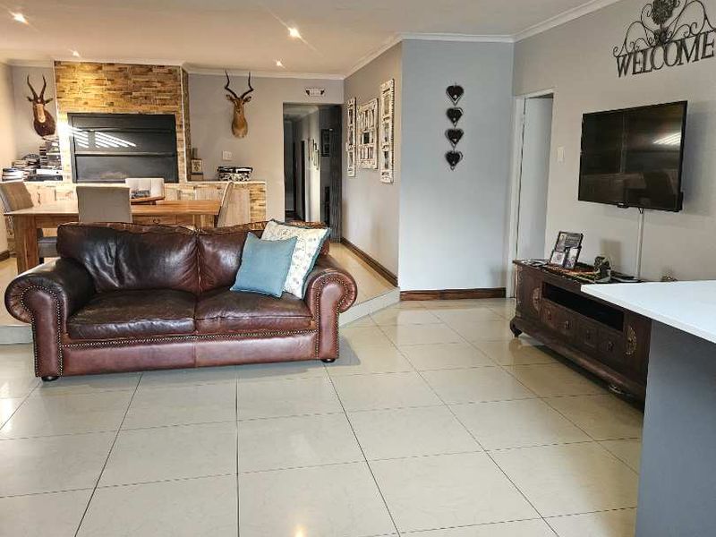 Stunning 4-Bedroom Home for Sale in Kamma Heights! - Photo 9