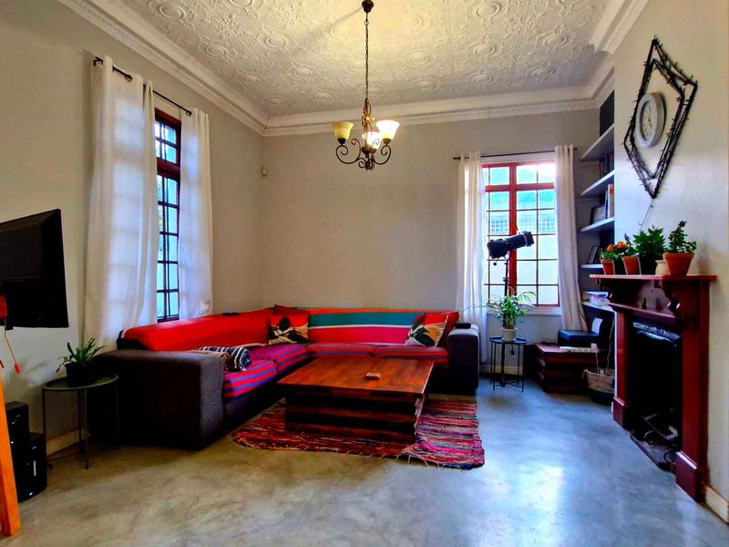 QUAINT AND CLASSY! - Photo 5