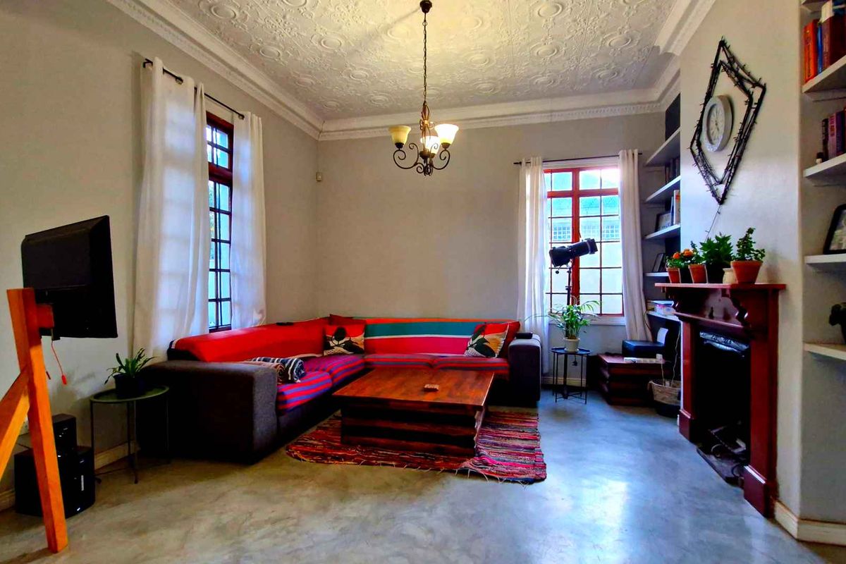 QUAINT AND CLASSY! - Photo 5