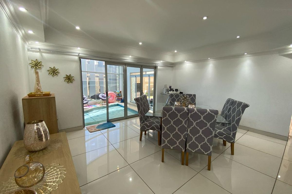 Three Bedroom House for Rent - Photo 5
