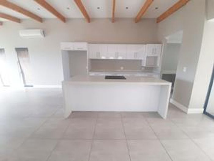 Property #2479885, House Rental Monthly in Palm Lakes Estates