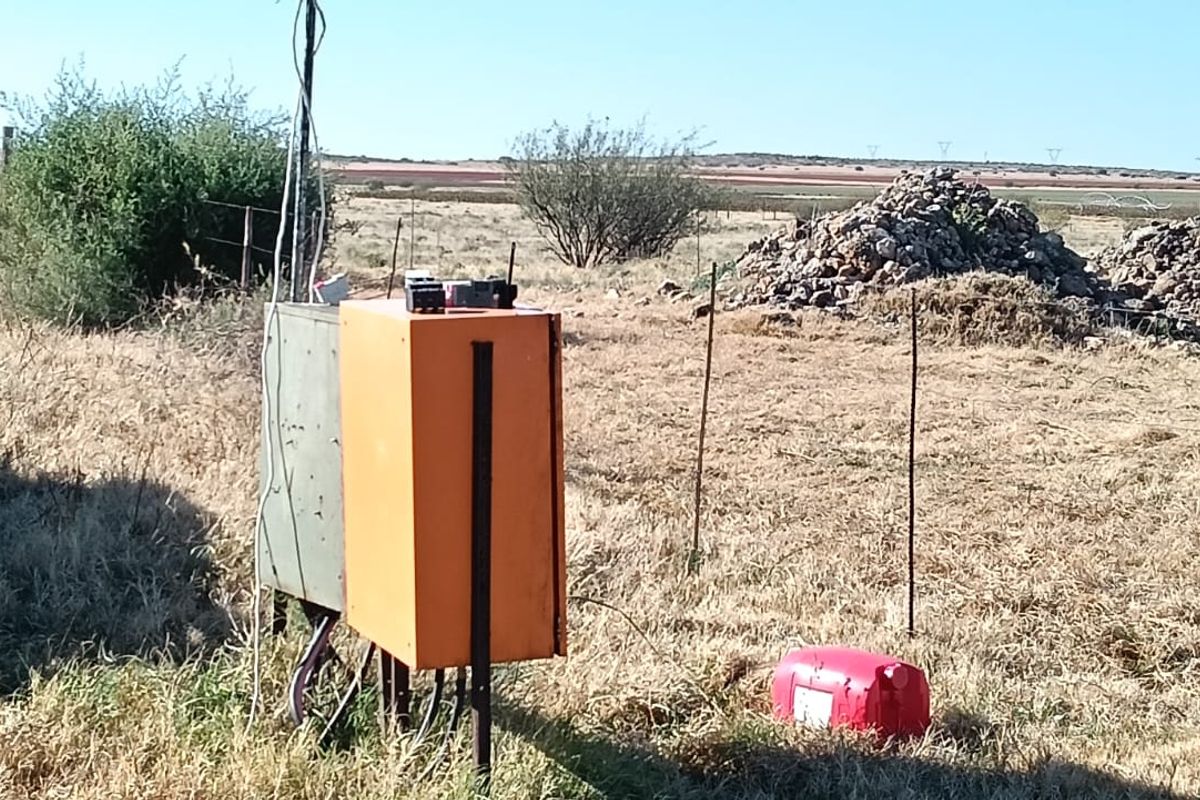 IRRIGATION FARM. 20 BORHOLES. SEVEN IRRIGATION TOWERS. CATTLE FARM - Photo 4