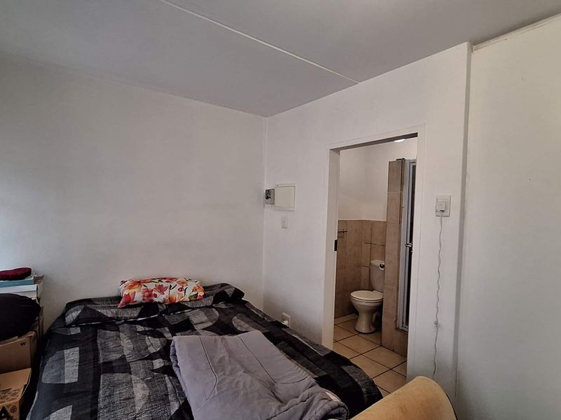 Bachelor Apartment in Richmond - Photo 6