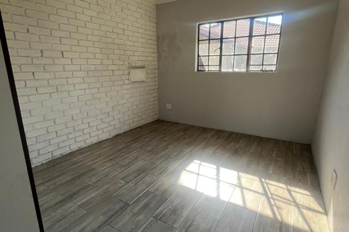 3 Bedroom house available for rental - Photo 5