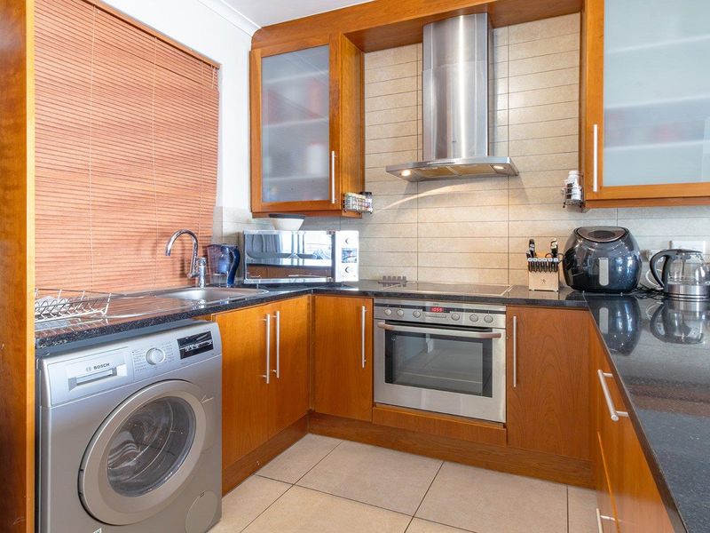 New Listing: Luxury Apartment in Prime Location! - Photo 4