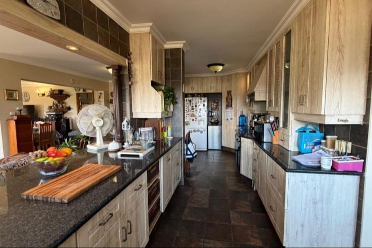 MORE THAN A HOME - A VAAL DAM LIFESTYLE - Photo 5