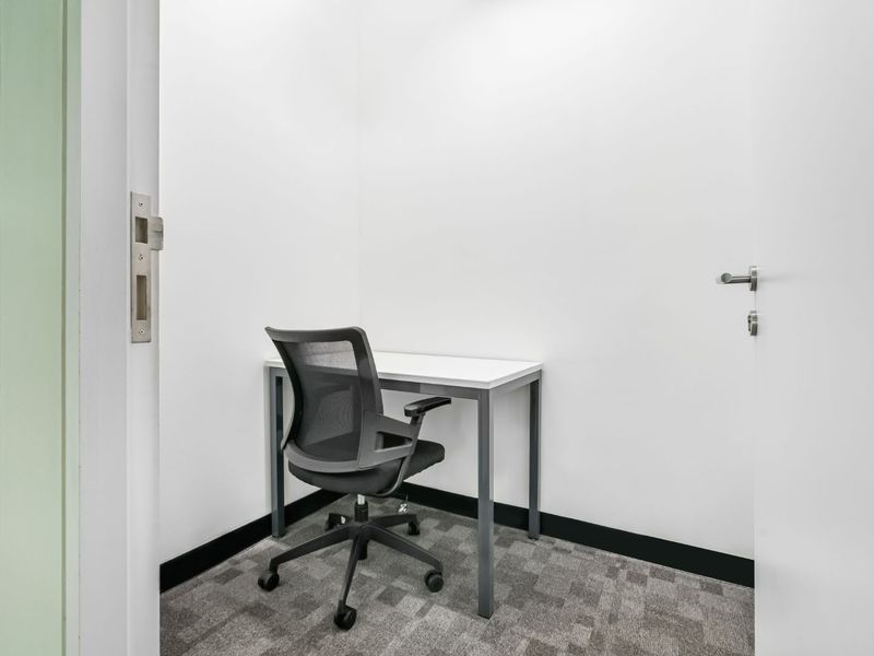 Find office space in Regus Olive Wood for 3 persons with everything taken care of. - Photo 2