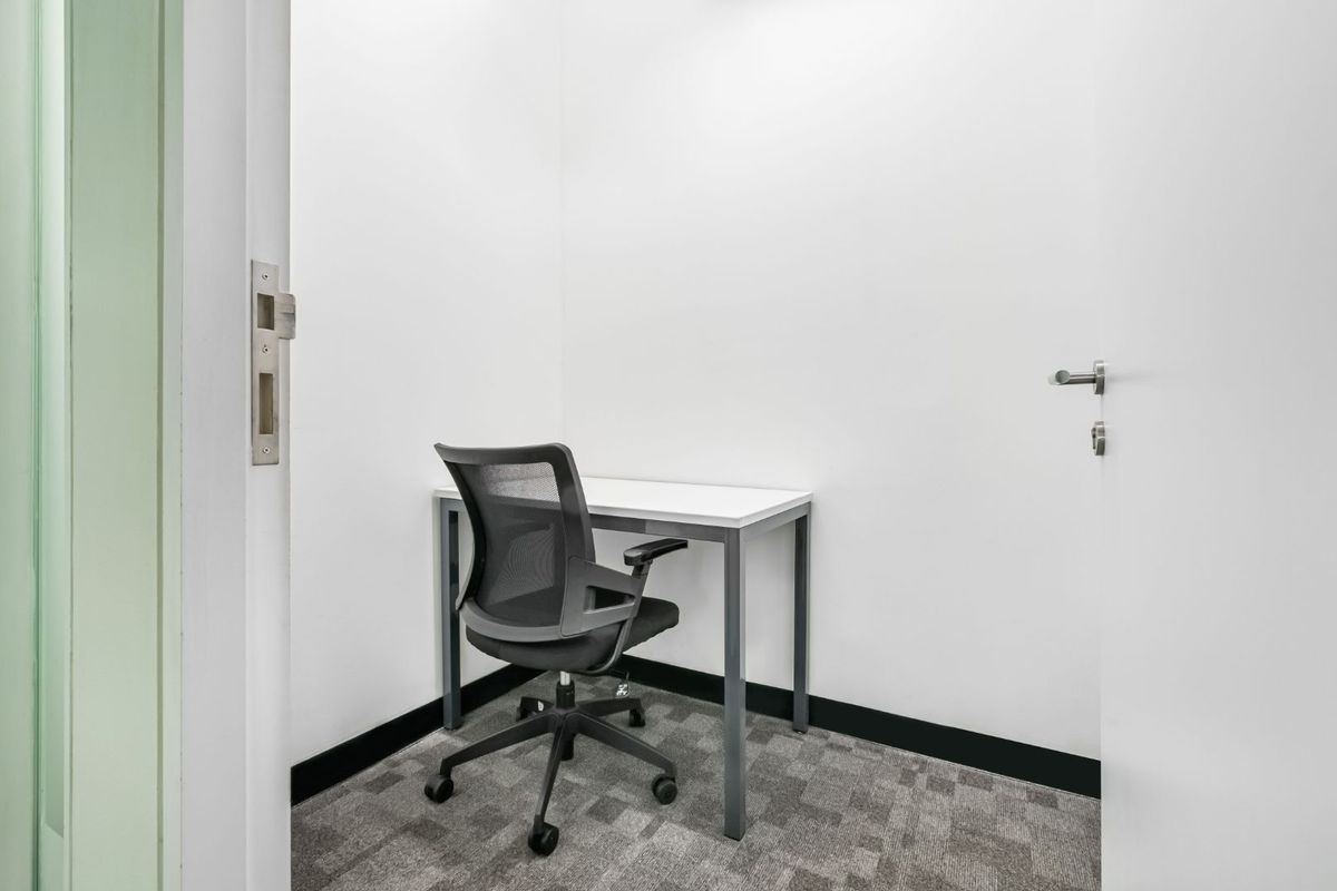 Find office space in Regus Olive Wood for 3 persons with everything taken care of. - Photo 2