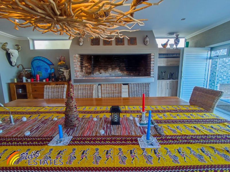 5 BEDROOM SEAFRONT HOME, MILE 4 SWAKOPMUND. - Photo 3