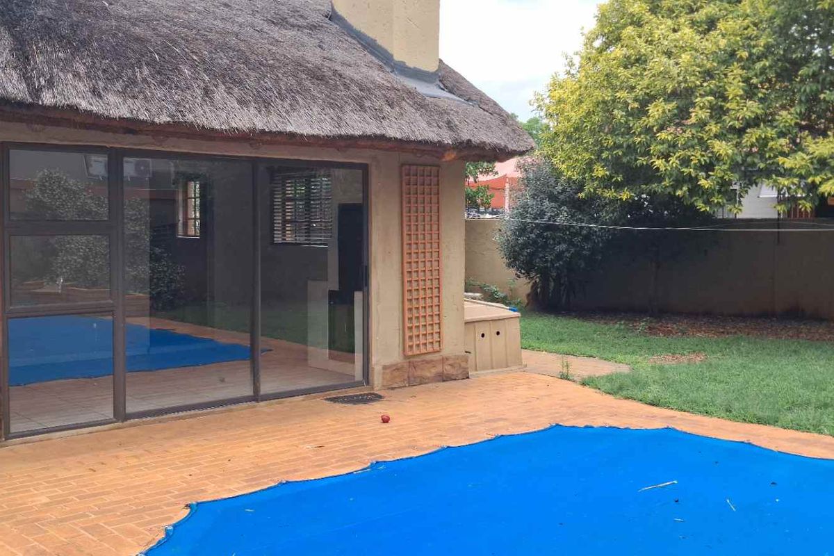 4 Bed Entertainer's Dream - Photo 2