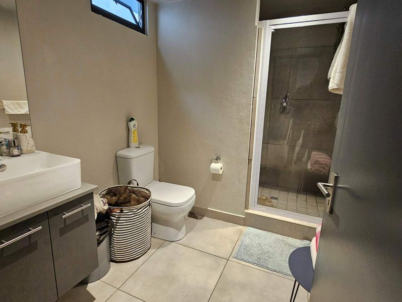 Modern 1-Bedroom Apartment – Stylish, Comfortable & Convenient Living - Photo 9