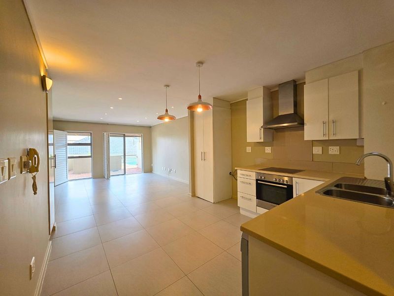 Modern & Secure 2 Bedroom Ground Floor Apartment - Photo 2