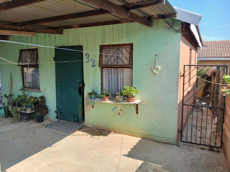 Charming 2 bedroom property available in Smartie Town, Groenheuwel, - Photo 5