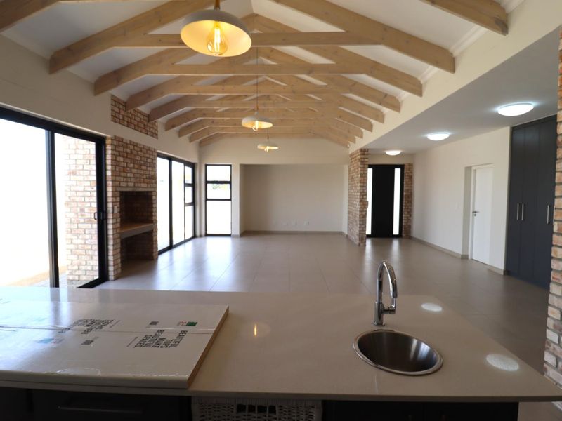 Newly Built 3-Bedroom 3 Bathroom House for Sale in Swakopmund Namibia - Photo 9