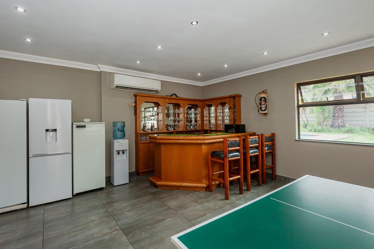 Chef's Dream Kitchen & Cozy Fireplace Await! - Photo 5