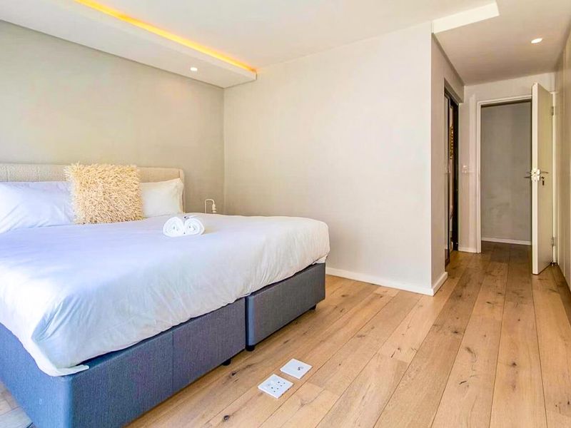 Sea Point Stunner - Airbnb Gold - Photo 9