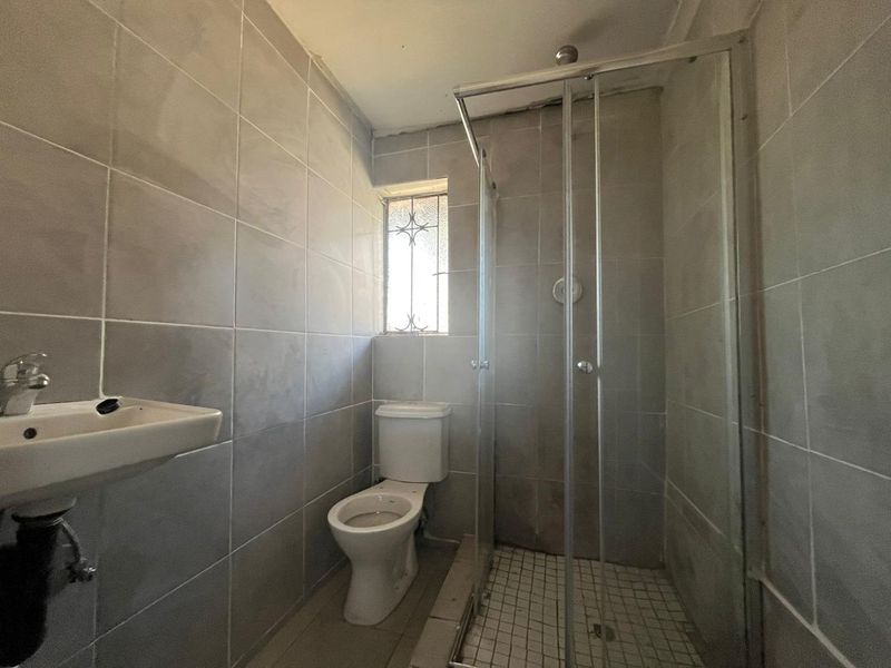 Prime Investment Opportunity with Development Potential - Photo 4