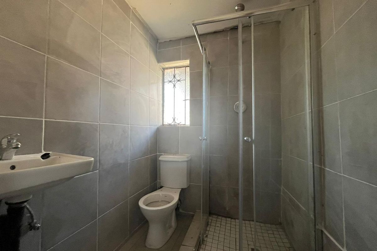 Prime Investment Opportunity with Development Potential - Photo 4