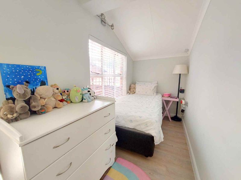 3 Bed 2.5 Bath Fantastic Facebrick Duplex - Photo 9