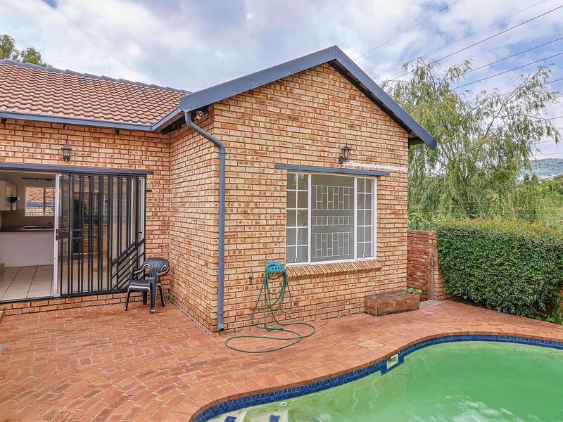 🏡 Townhouse for Sale – R 870 000 In Wilgeheuwel - Photo 3