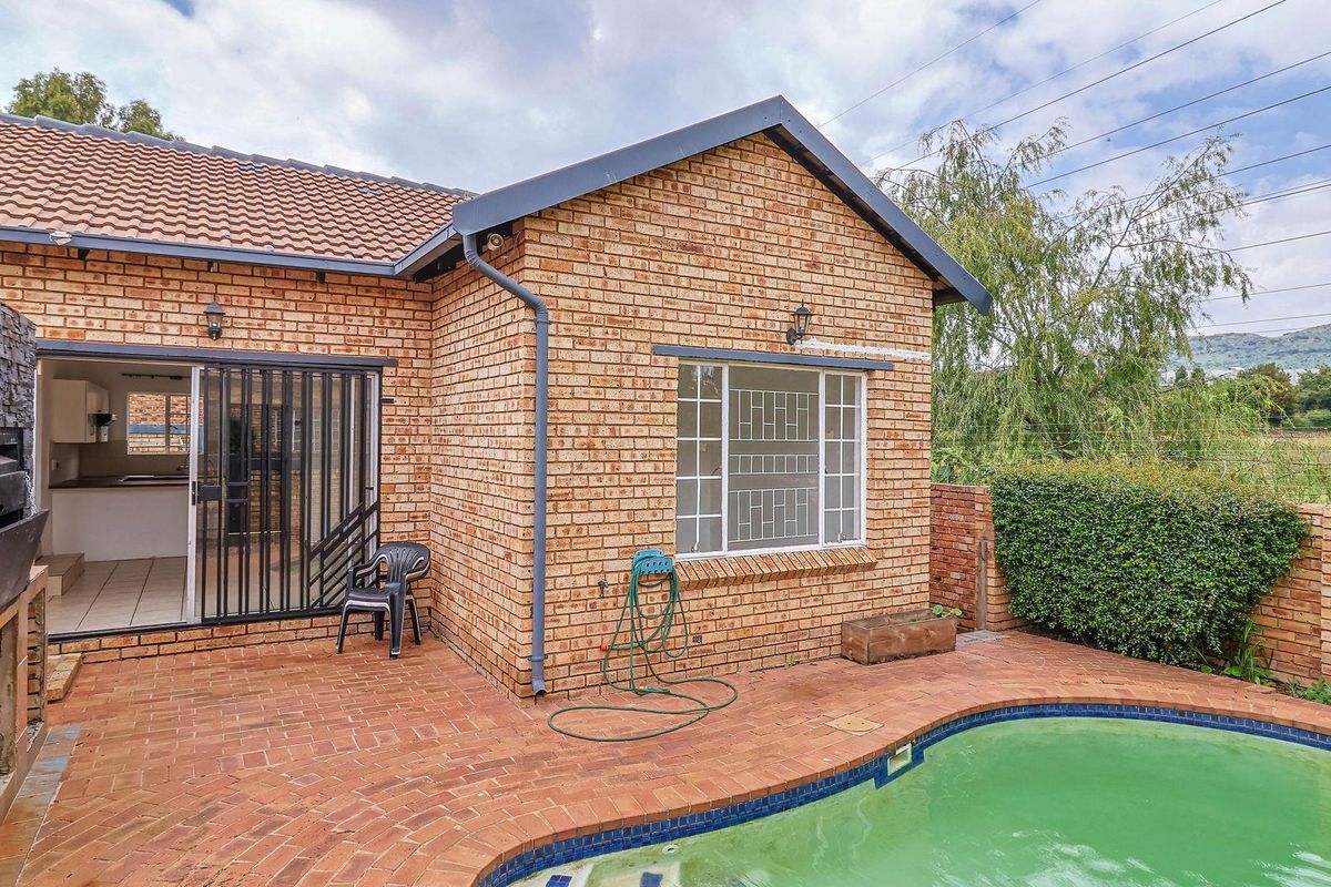 🏡 Townhouse for Sale – R 870 000 In Wilgeheuwel - Photo 3