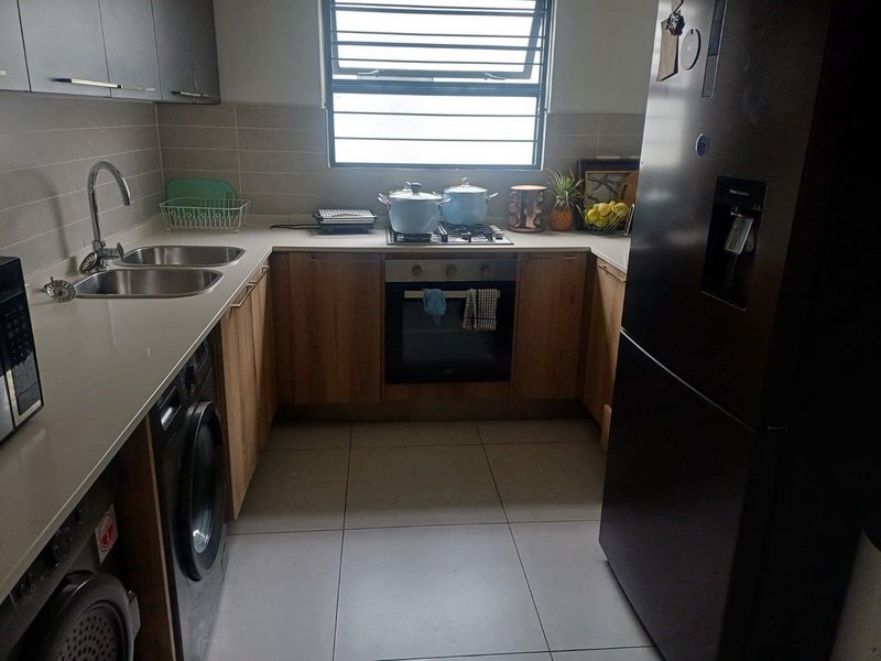 Modern Ground Floor Townhouse with Private Garden and Built-in Braai - Photo 10