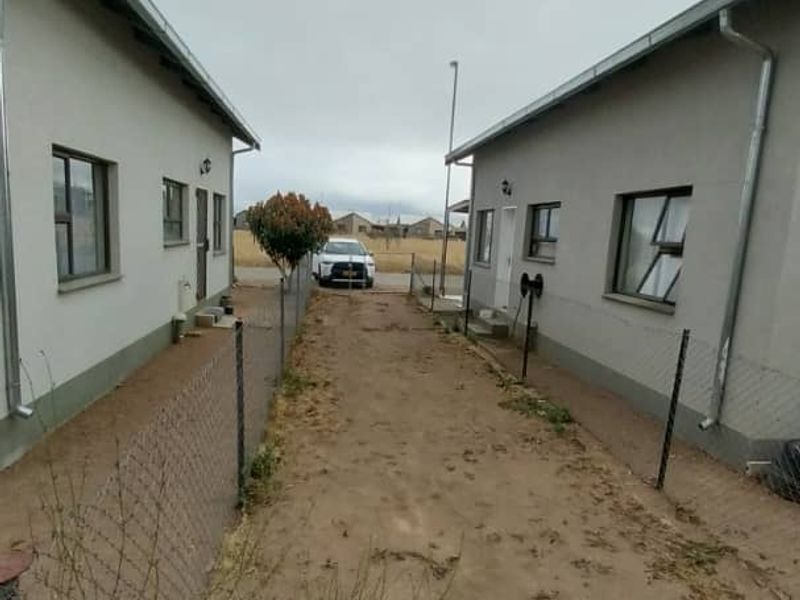 Open Floor Plan Bliss: Perfect for Small Families - Photo 4